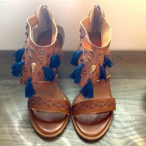 Adorable blue tassel heels